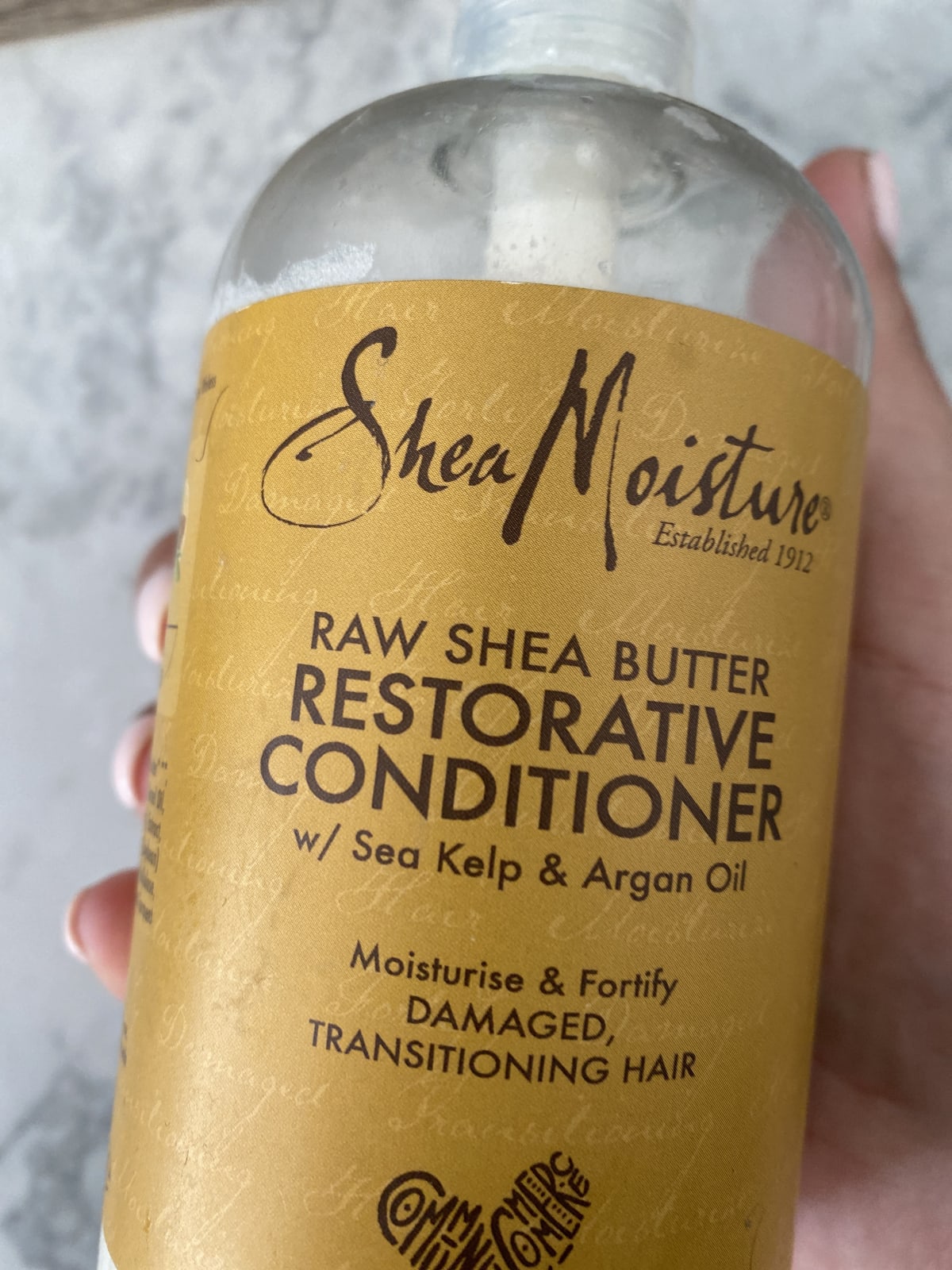 Shea Moisture Raw Shea Butter - Conditioner Restorative - Krullend Haar- 384 ml - review image