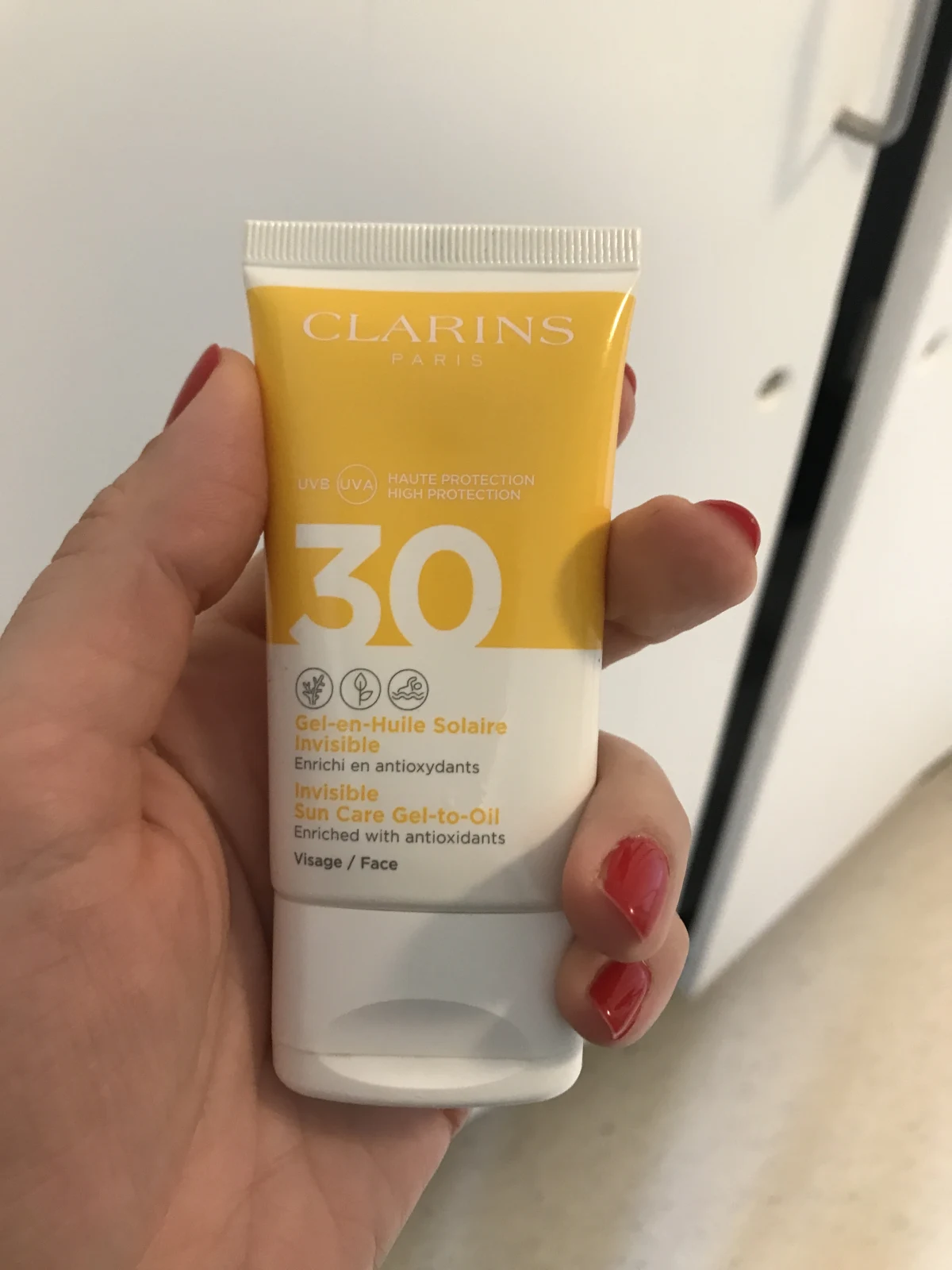 Clarins Dry Touch Facial Sun Care Uva Uvb 30 Clarins - Sun Care Dry Touch Facial Sun Care Uva/uvb 30 - review image