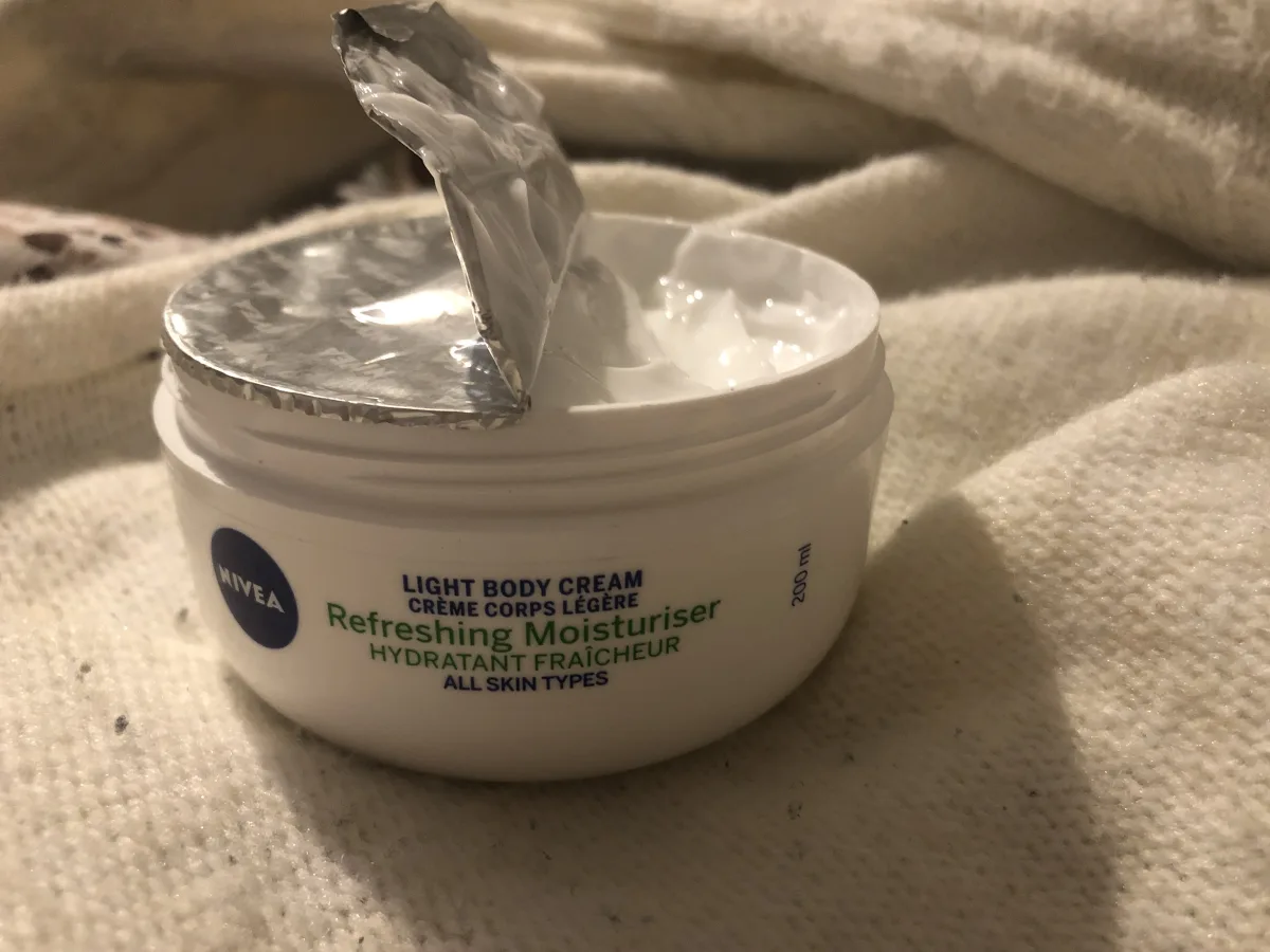 Light Body Cream Refreshing Moisturiser Hydratant Fraîcheur - review image