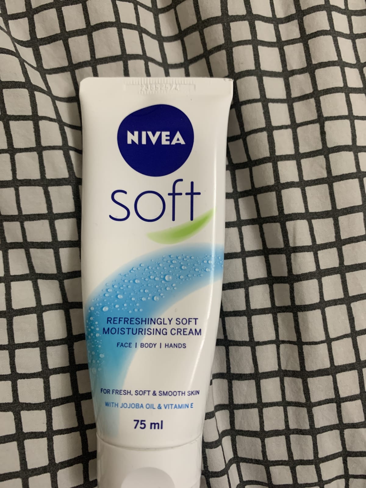 NIVEA Soft Crème - Hydrateert de huid - Body Creme - Bevat jojobaolie - Voordeelverpakking: 3 x 200 ml - review image