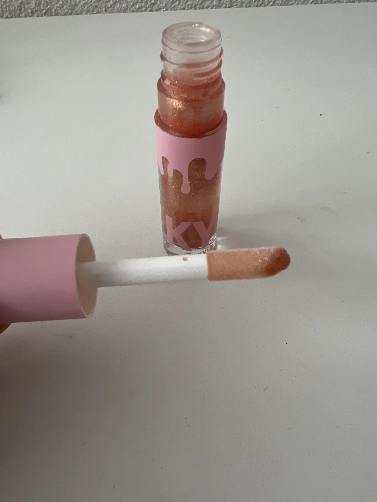 KYLIE COSMETICS High Gloss - review image