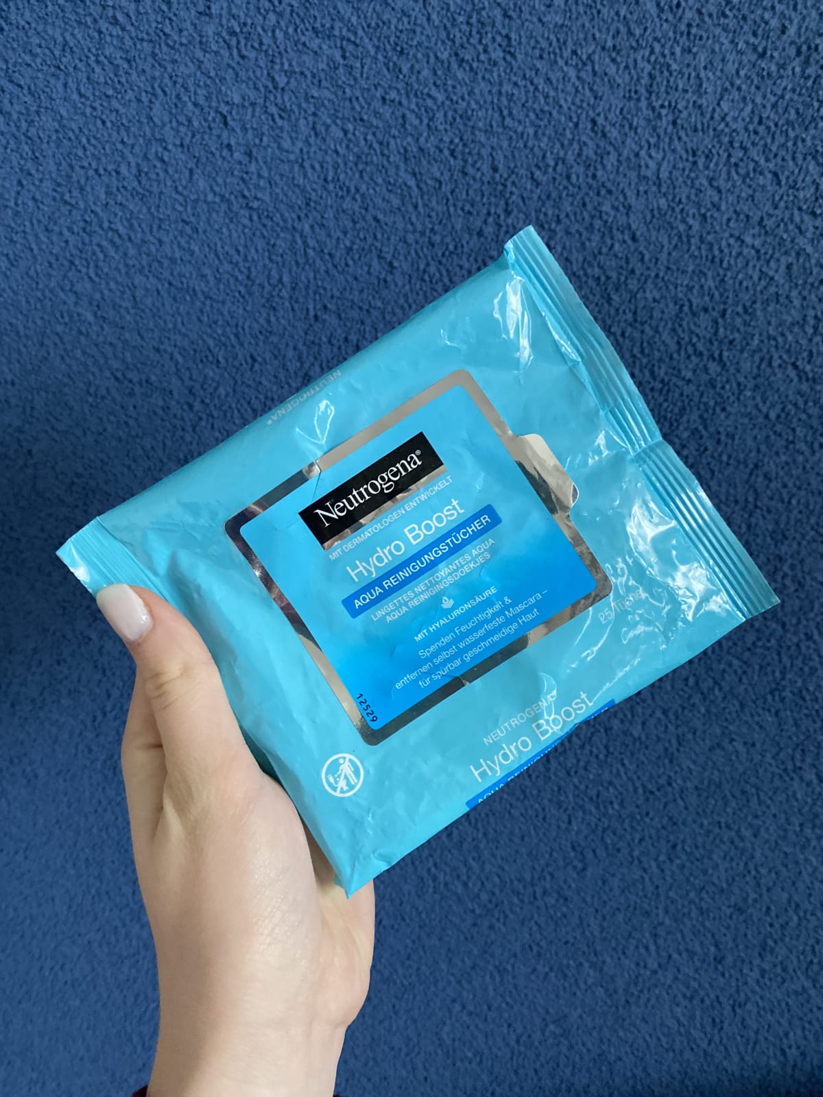 Neutrogena Hydro Boost Wipes 25pcs - review image