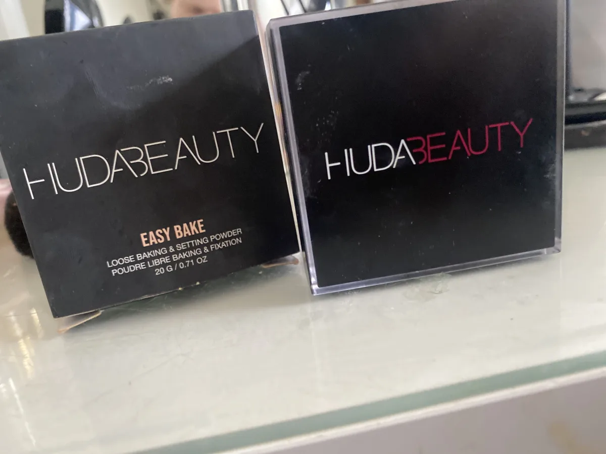 Huda Beauty Loose Powder Huda Beauty - BABY BAKE Poeder Kunafa - review image