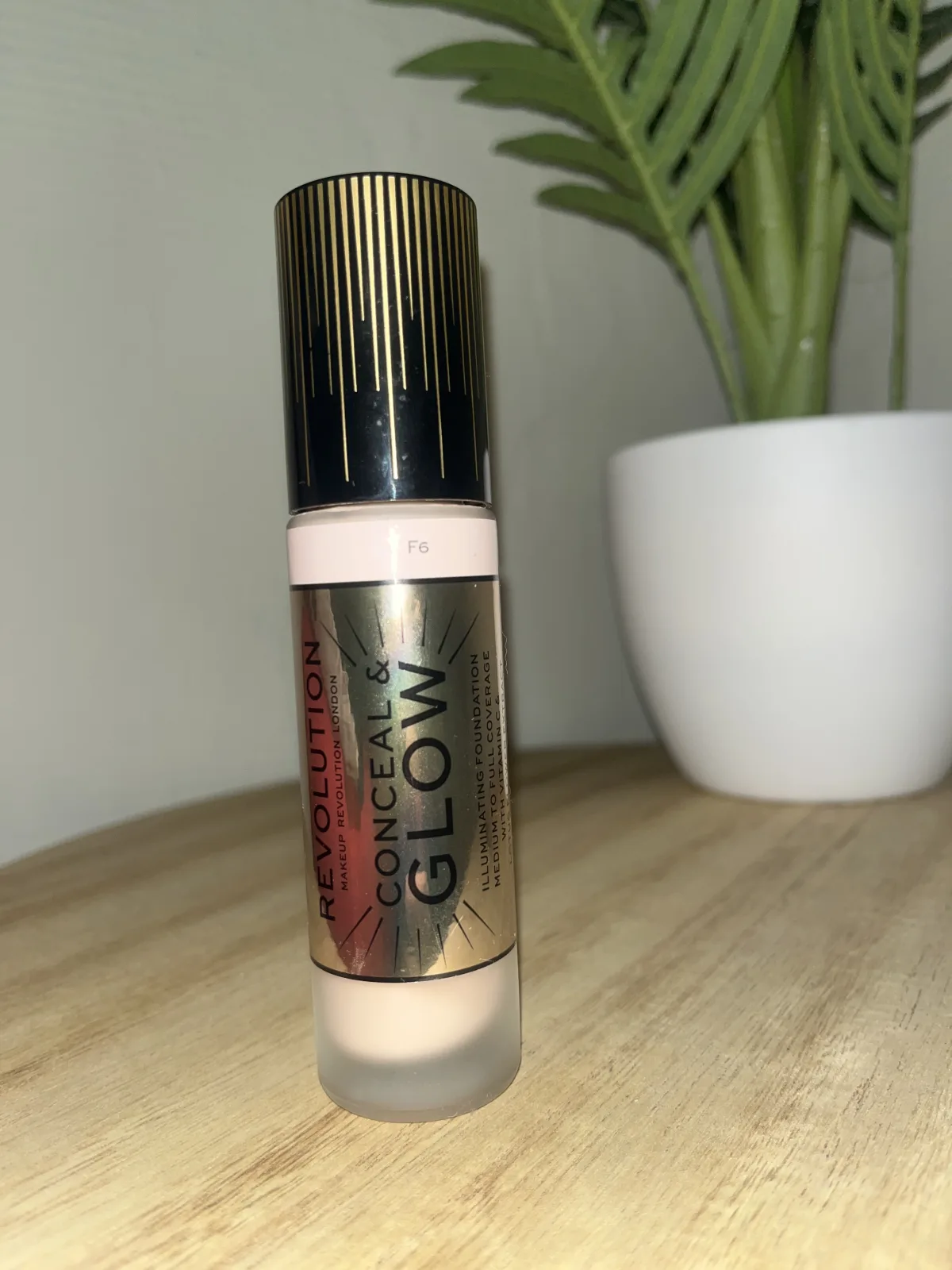 Revolution Conceal & Define concealer C2 - review image