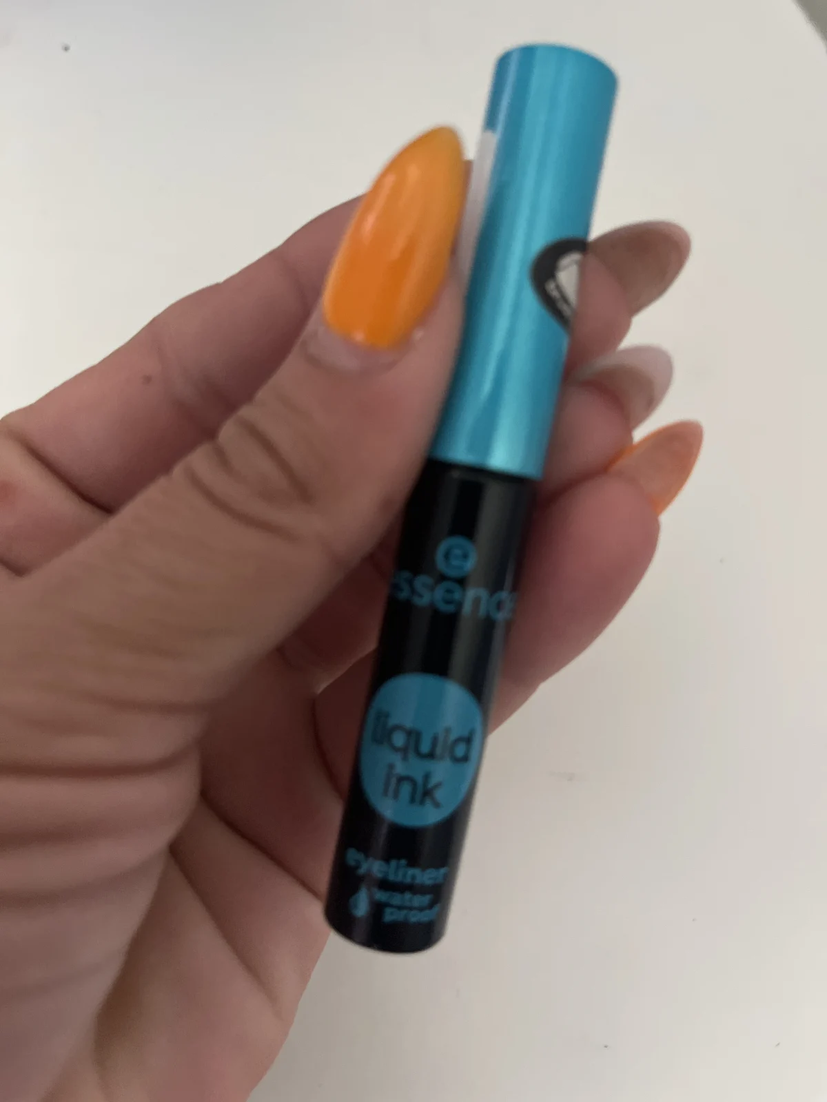 Eyeliner Essence Liquid Ink Zwart Waterbestendig 3 ml - review image