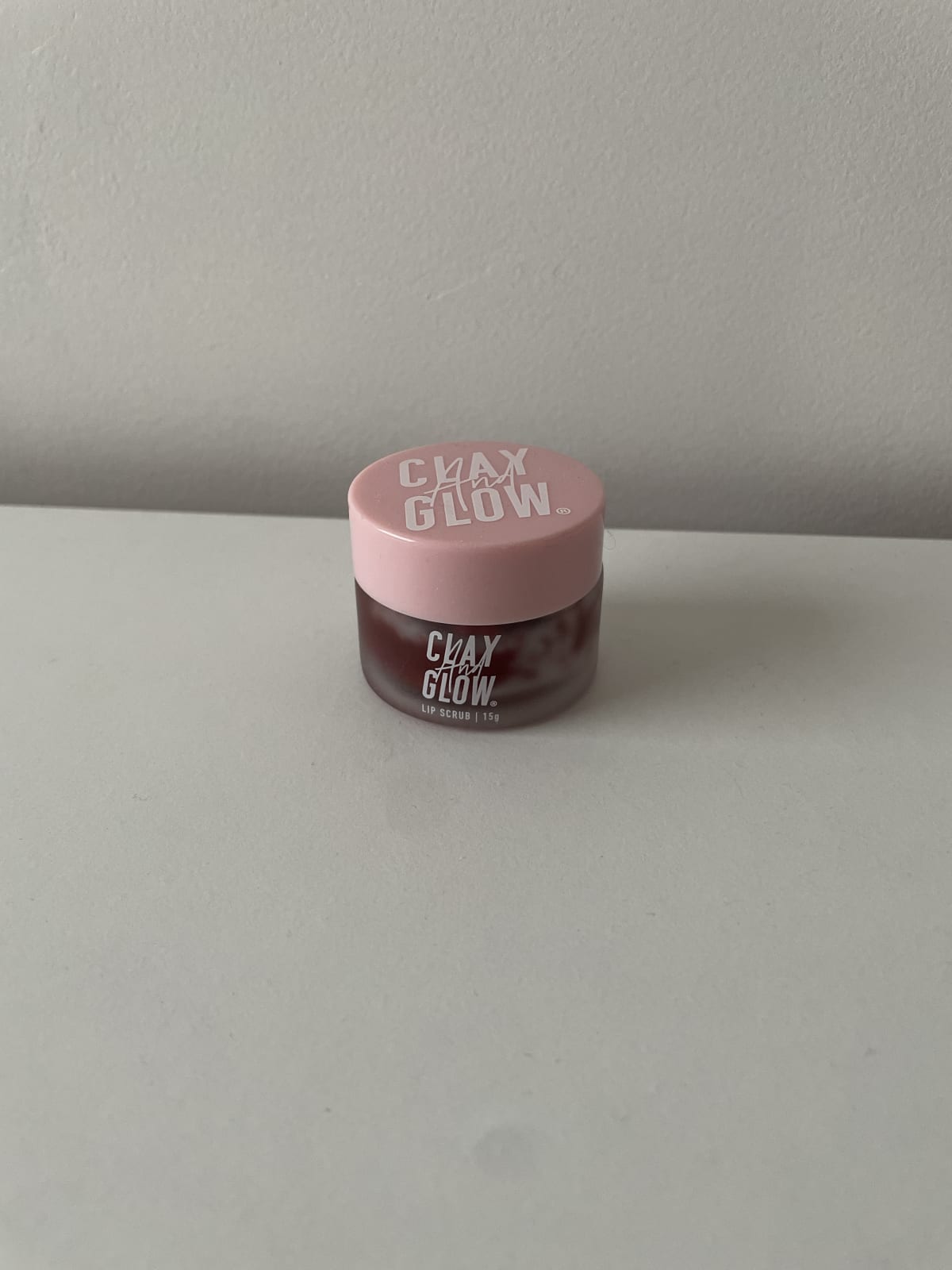 Clay And Glow Exfolierende Berry Tasty Lip Scrub Clay And Glow - 100% Natural + Vegan Lip Scrubs Exfoliërende Berry Tasty Lip Scrub - review image