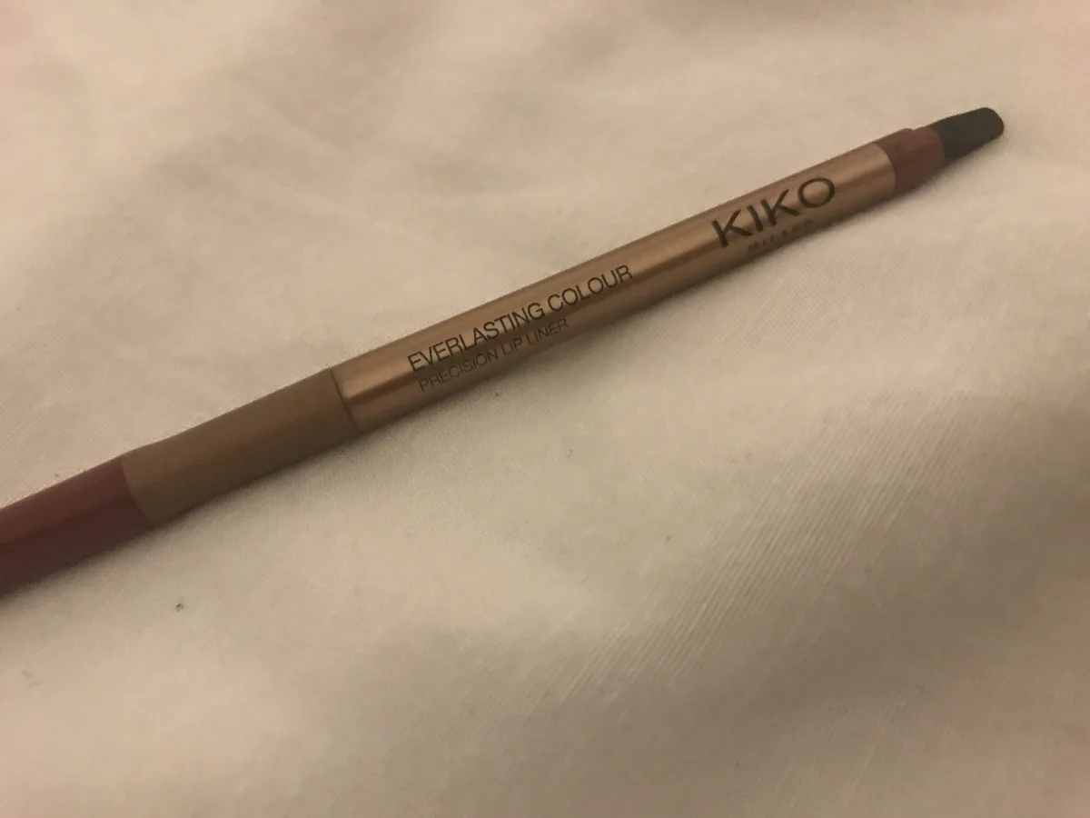 Everlasting Colour Precision Lip Liner - review image