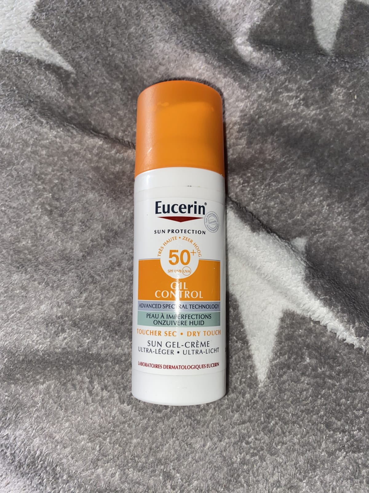 Eucerin Sun Oil Control Gel-Crème SPF 50+ Zonnebrand - 50 ml - review image