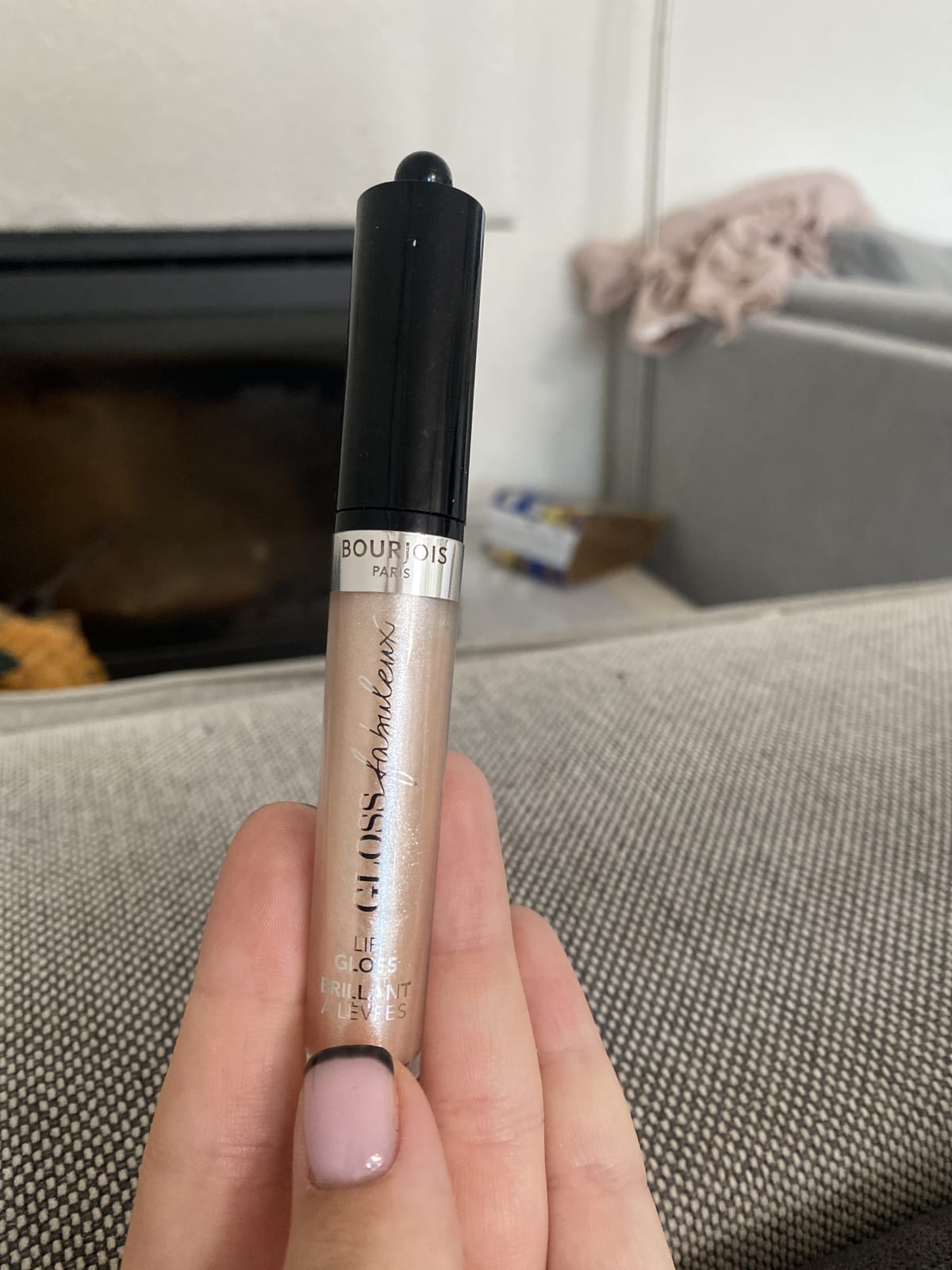 Bourjois Gloss Fabuleux Lipgloss - review image