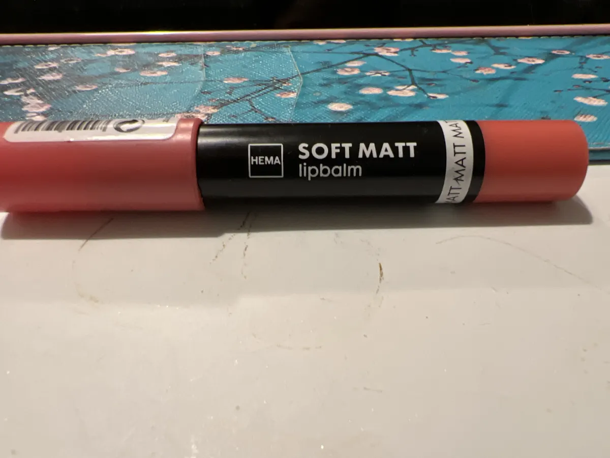 Soft matt lipbalm - review image