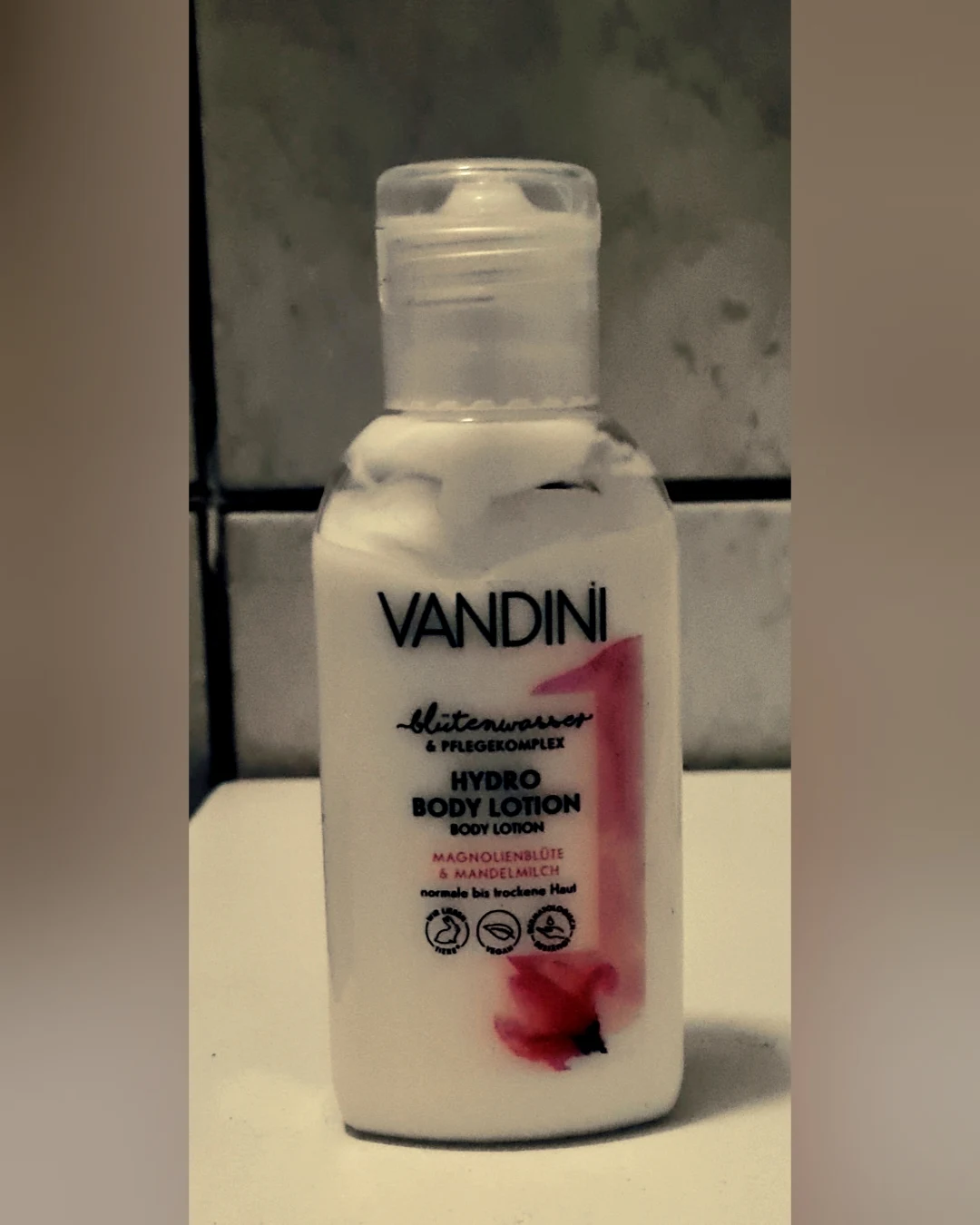 Vandini Firming Lotus Blossom & Green Coffee - review image