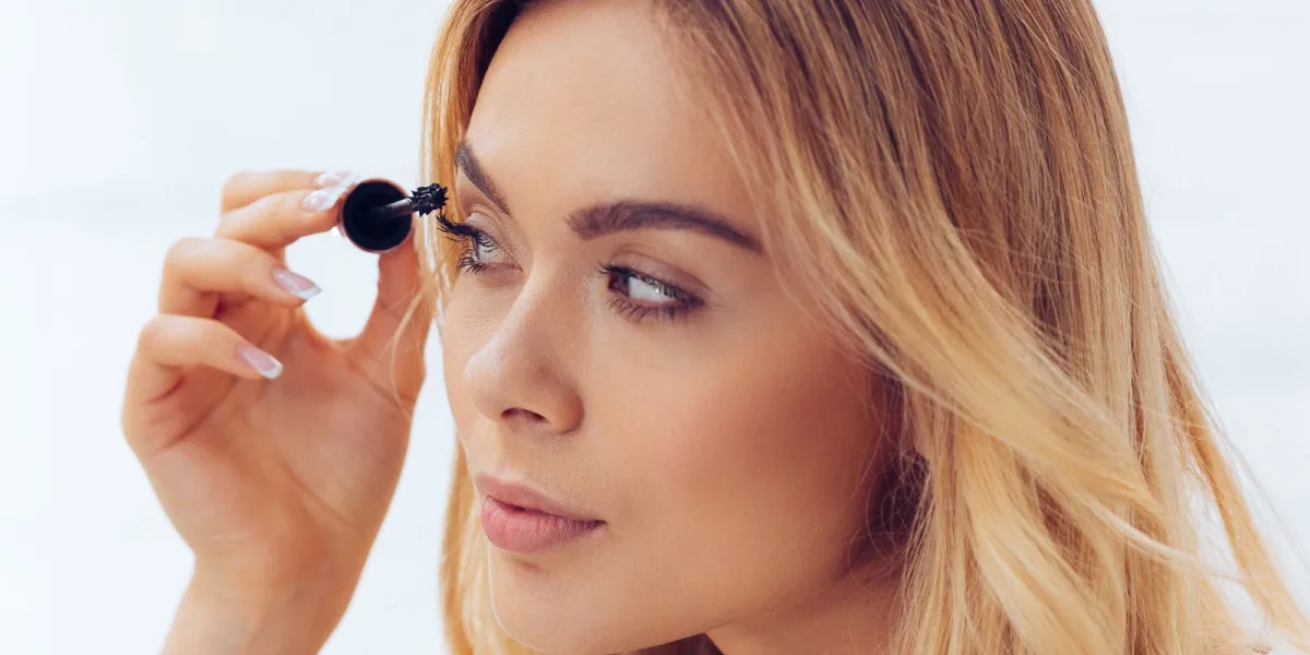 5x waterproof eye makeup approved by Eves-members that can handle any weather